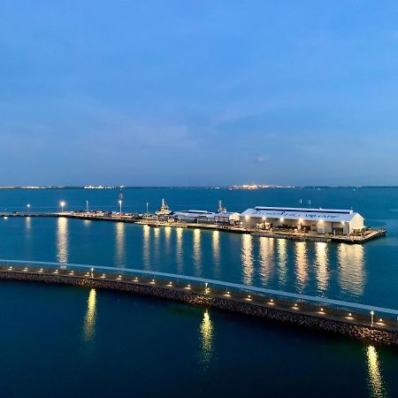 Serenity Deja Blue - At Darwin Waterfront 외부 사진